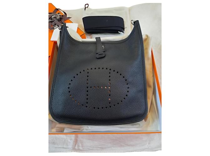 Hermès Evelyne bag Black Leather  ref.717896
