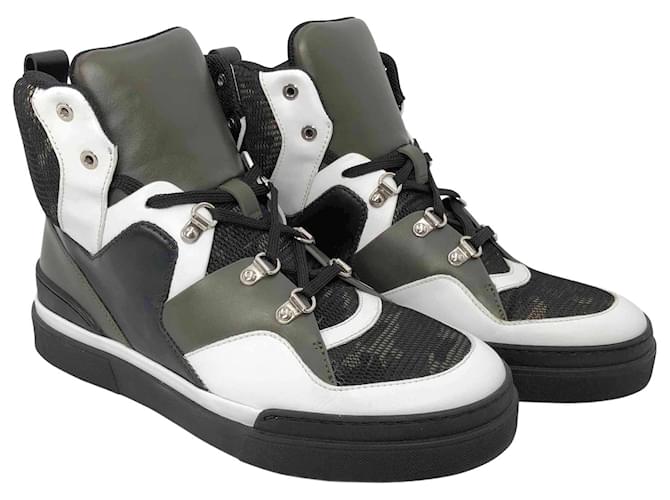 Balmain High-Top-Sneakers aus khakifarbenem Leder Grün  ref.717927
