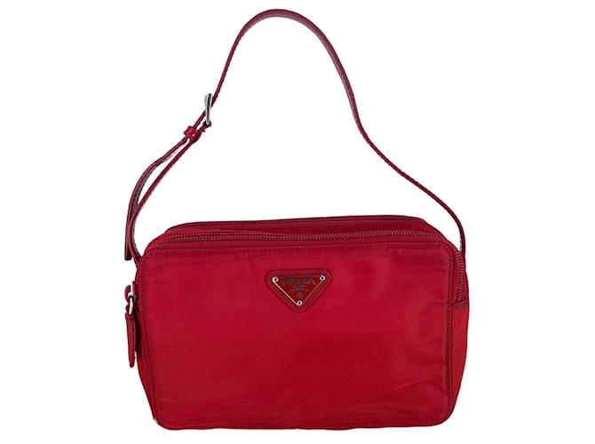 Prada Red Nylon Handbag ref.719202 - Joli Closet