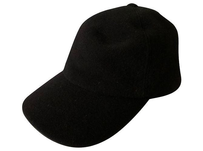 Hermès Berretto da baseball in lana d'angora nera Nero
