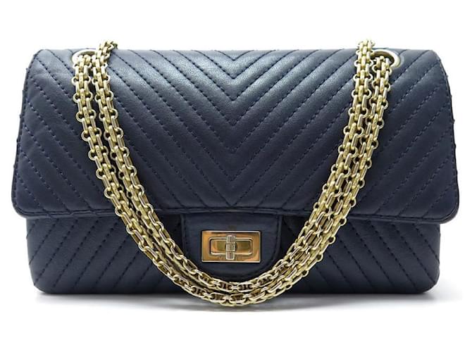 Chanel handbag 2.55 MEDIUM NAVY BLUE CHEVRON BANDOULIERE HAND BAG Leather  ref.721924