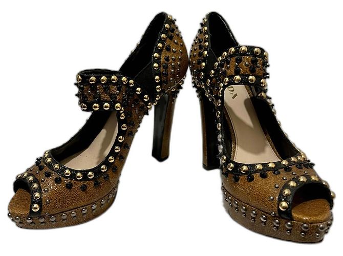 Talons hauts cloutés Prada avec découpes Marron Noir