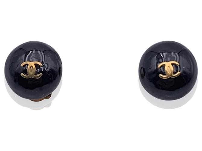 Chanel Black and Gold Metal Small Round CC Logo Clip On Earrings ref.722864  - Joli Closet