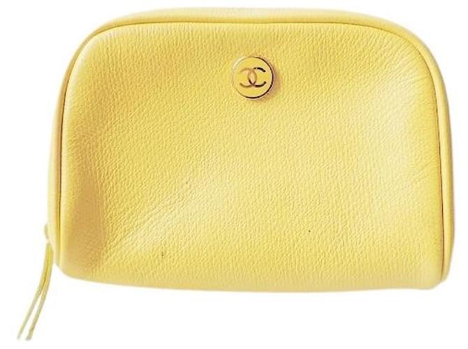 Chanel Amarelo Couro  ref.724569