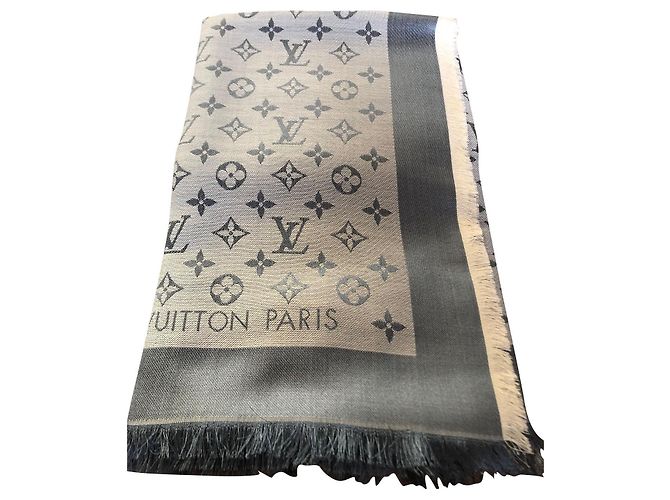 Louis Vuitton Shawl Light blue