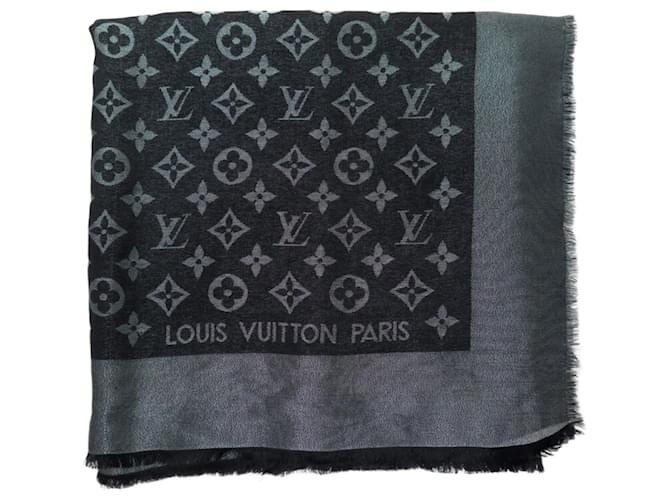Louis Vuitton Monogram scarf Grey Silk ref.1031436 - Joli Closet