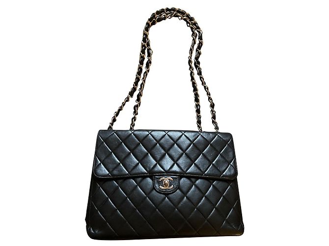 Borsa Chanel Timeless Jumbo in pelle d'agnello nera Nero