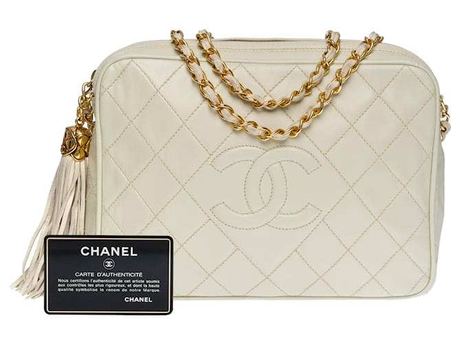 Lovely Chanel Camera handbag in off-white quilted lambskin