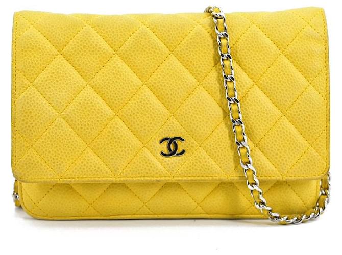 Wallet On Chain Chanel null Leather Crossbody Bag  h14371 in Fair condition Yellow  ref.733543
