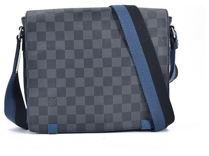 Louis Vuitton Damier Graphite District PM Nero