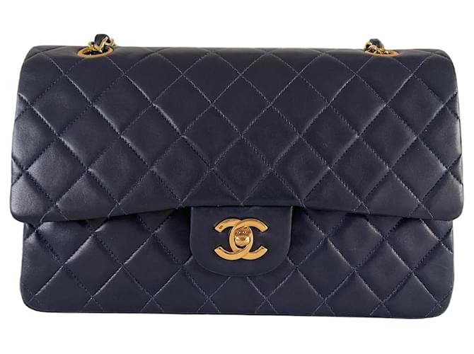 Timeless Chanel aba forrada clássica ferragens médias de pele de cordeiro ouro atemporal azul marinho vintage Azul escuro Couro  ref.734923