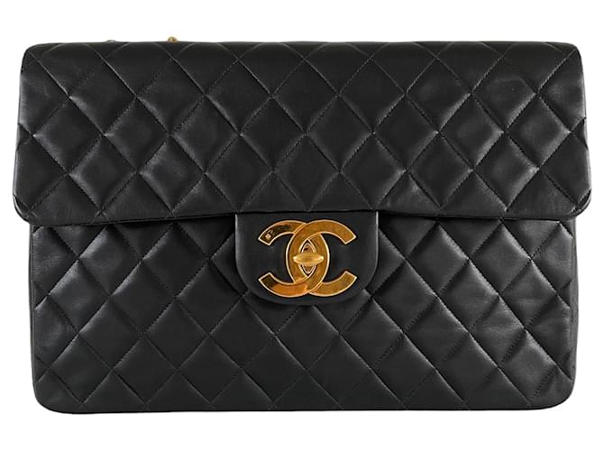 Chanel classique simple rabat maxi xl jumbo cuir d'agneau matériel doré intemporel vintage noir  ref.734934
