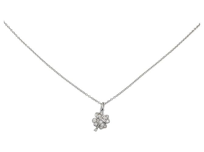 Dodo Pomellato Collana e pendente Dodo "Trifoglio" in oro bianco e diamanti.
