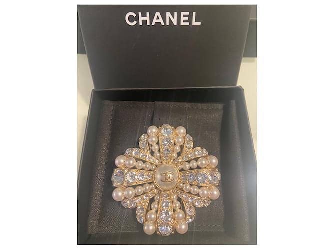 Cambon Chanel klassische Brosche Golden Stahl Perle Glas  ref.737388