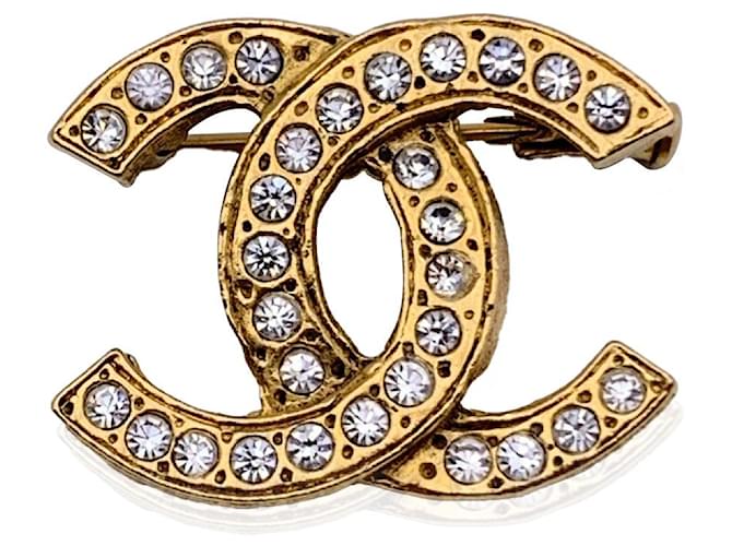 Chanel Vintage Gold Metal and Crystals CC Logo Pin Brooch Golden ref.739389  - Joli Closet