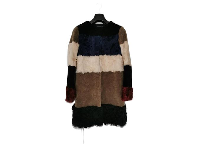 Zara Lammfellmantel Schwarz Weiß Dunkelrot Hellbraun Bordeaux