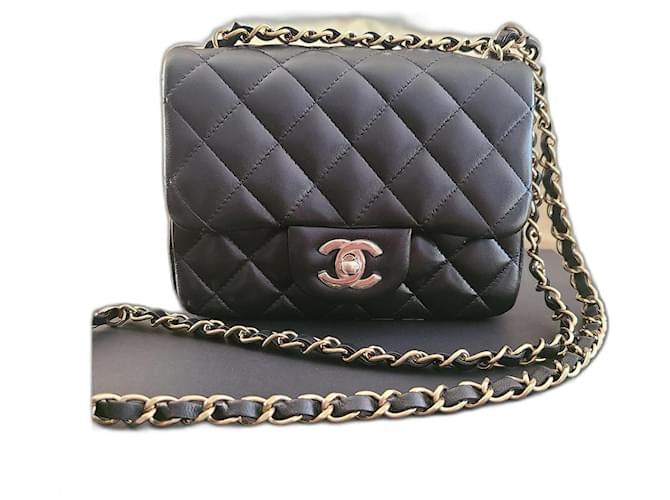 Chanel Mini bolso de solapa Negro Piel de cordero  ref.739338