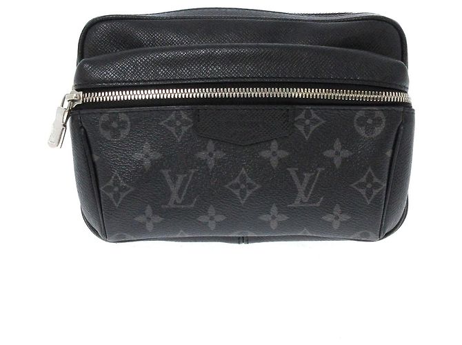 Louis Vuitton im Freien Grau