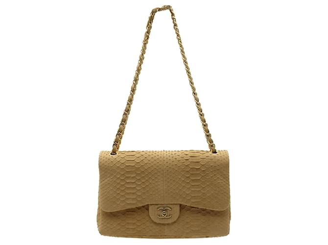 Chanel Beige gefütterte Flap Matte Python Skin Jumbo Bag mit goldener Hardware Fleisch  ref.743264