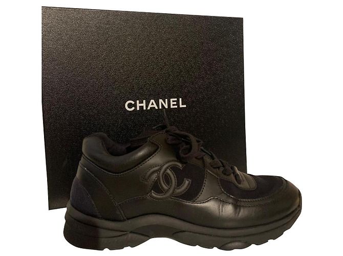 Chanel RARE BASKETS NOIRES CLASSIQUE TAILLE 40