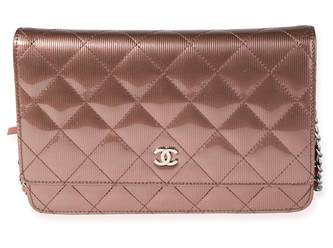 Wallet On Chain Portafoglio in pelle verniciata trapuntata a righe verticali in bronzo Chanel su catena Marrone  ref.744332