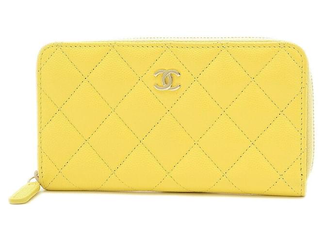 Chanel Amarelo Couro  ref.745217