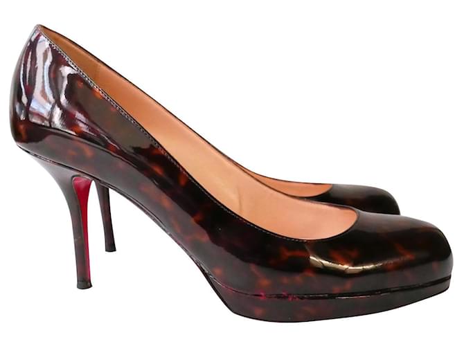 Christian Louboutin tortoiseshell leather rounded toe pumps Brown Patent leather  ref.745282