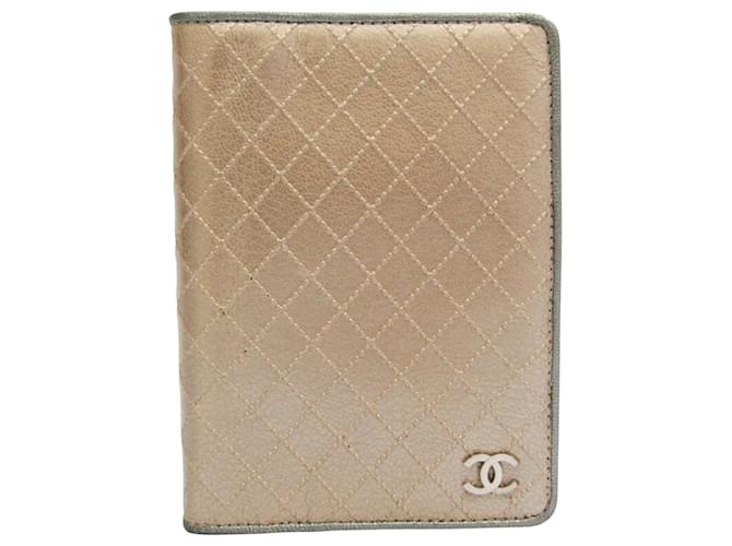 Chanel Couverture agenda Golden Leather  ref.745616