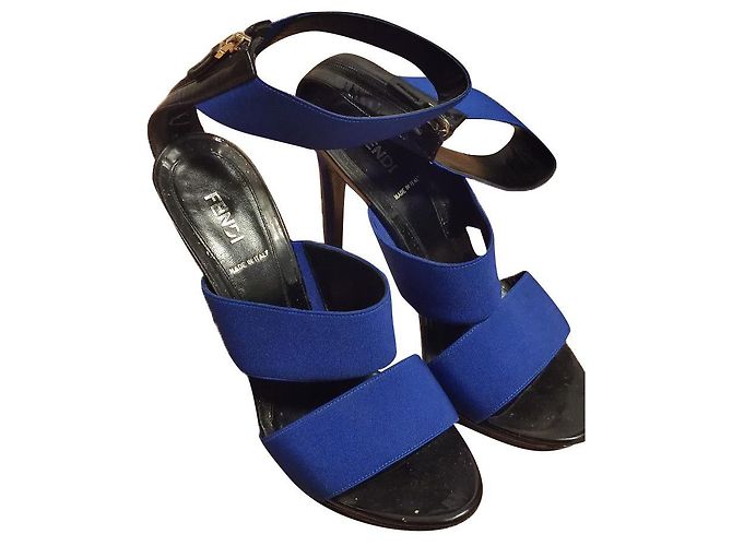 Sandali Fendi Vernice con cinturino elastico blu e nero