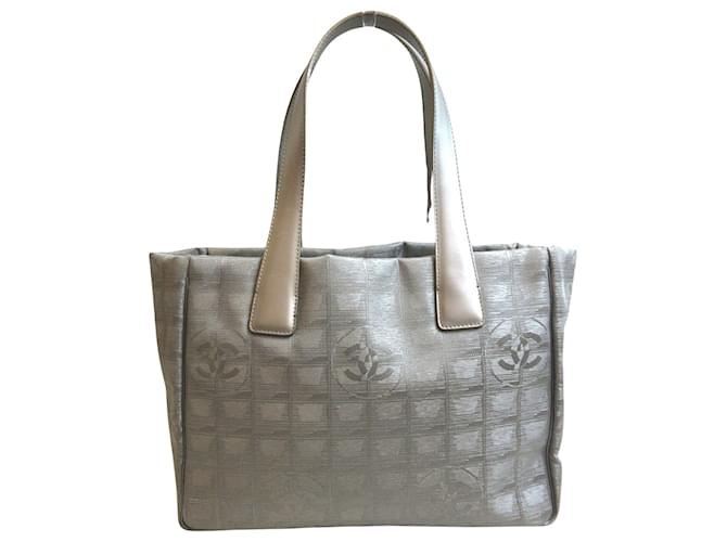 Chanel Travel line Synthétique Gris  ref.746705