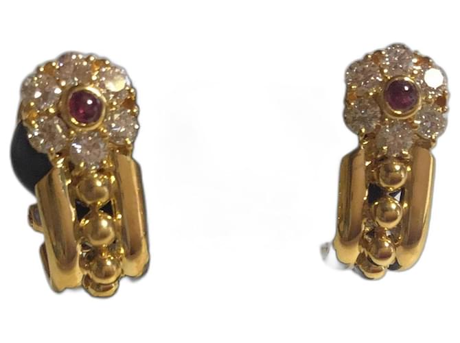 Boucles d'oreilles en or et diamants Christian Dior Or jaune Jaune  ref.747419