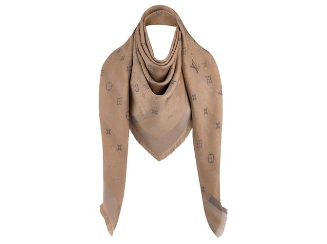 Louis Vuitton Monogram scarf Beige Silk  ref.747700