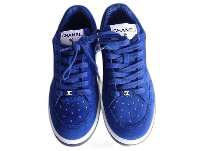 Baskets Chanel en daim bleu roi 39.5