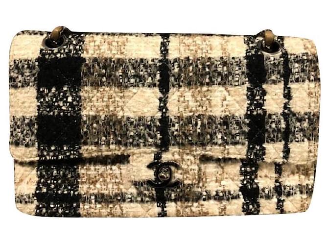 Chanel Classic Timeless lined Flap Bag in Medium Plaid Tartan Tweed Black  Beige Caramel Chocolate ref.748657 - Joli Closet