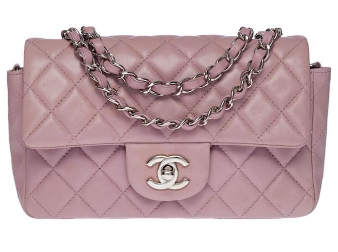 El exquisito bolso bandolera "Must Have" Chanel Mini Timeless flap bag en piel de cordero acolchada violeta lila Púrpura Cuero  ref.748789