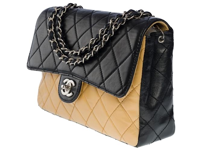 Deliziosa borsa Chanel Timeless Medium in edizione limitata con patta singola in pelle di agnello trapuntata bicolore nera e beige Nero  ref.748796