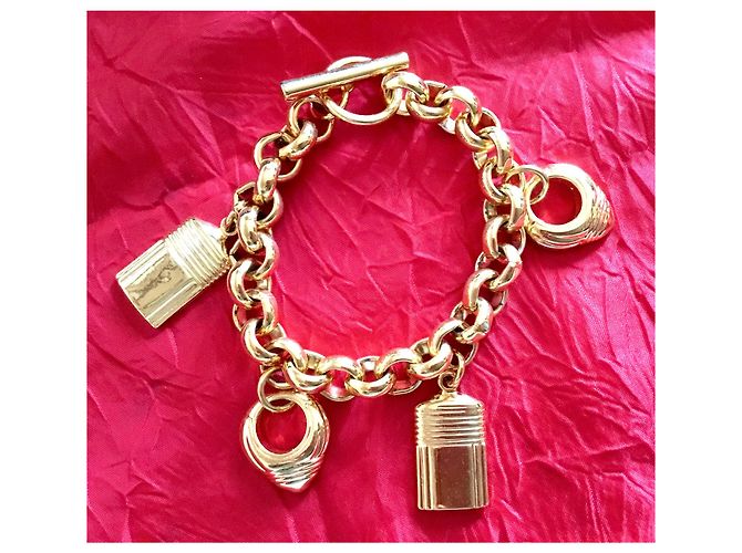 Pulseira Boucheron com charms de elos grandes banhada a ouro