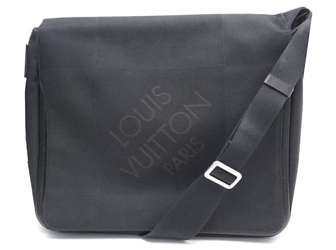 Louis Vuitton, Bags, Excellent Damier Geant Canvas Messaje Shoulder  Crossbody Bag