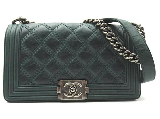 Chanel Gesteppte Le Boy Flap Bag Aus Leder Grün Lammfell  ref.753634