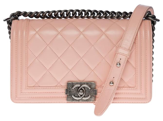 L'iconica borsa a tracolla Chanel Boy old media in pelle trapuntata rosa,  ref.755478