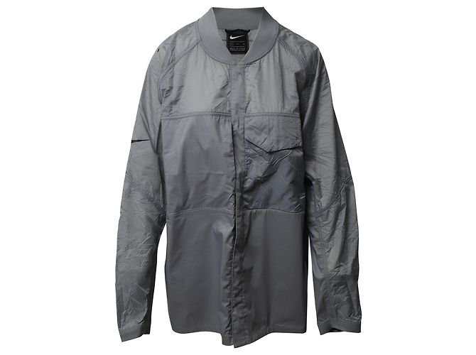 Nike Tech Pack Woven Jacket in Grey Polyester