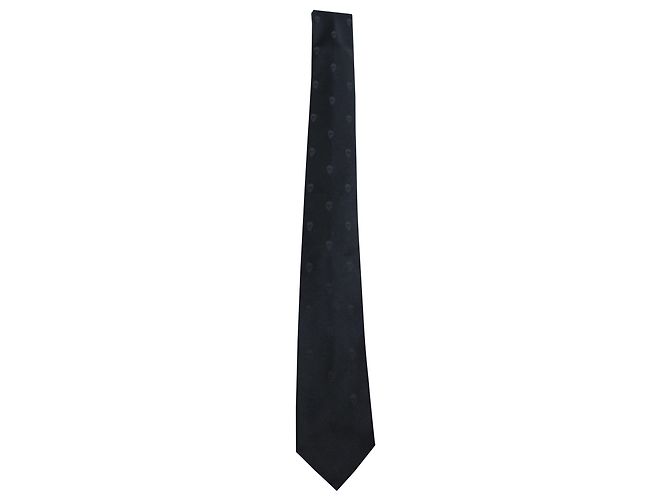 Alexander McQueen Skull-Pattern Tie in Black Print Silk