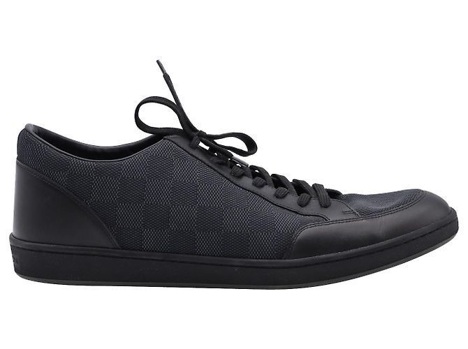 Louis Vuitton Punchy Low Sneakers in Black Leather