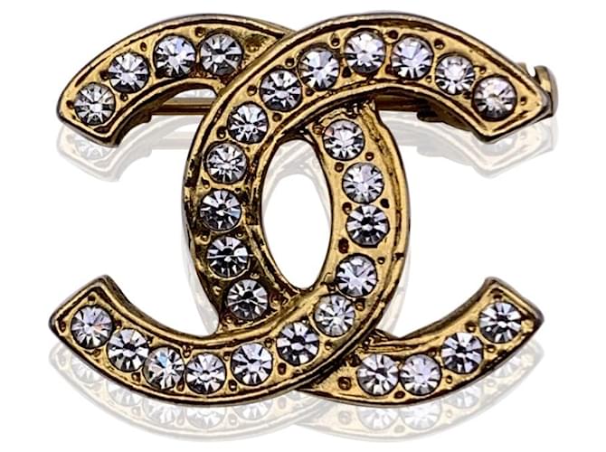 Chanel Vintage Gold Metal and Crystals CC Logo Pin Brooch Golden ref.756192  - Joli Closet