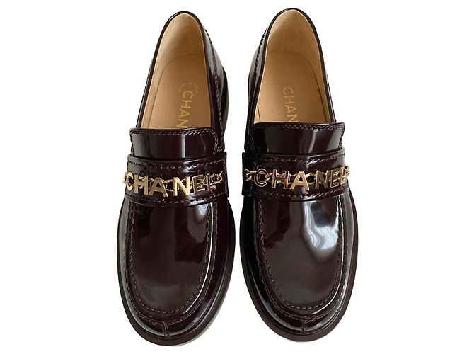 Mocasines Chanel Burdeos de charol