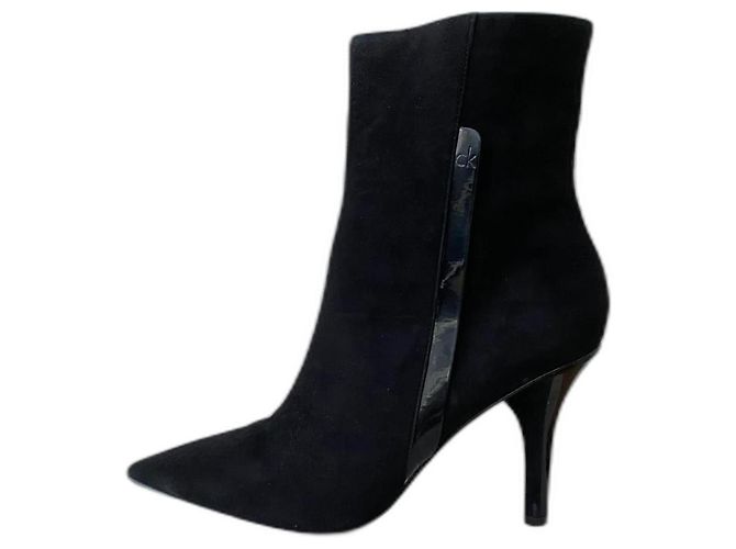 Botines Calvin Klein Negros de Charol y Ante