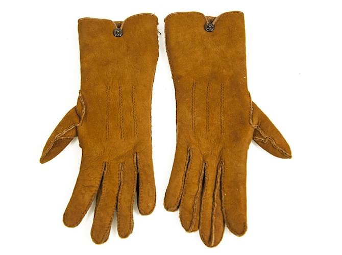 Chanel tan brown suede leather and lambskin fur gloves with CC button size 7,5 Caramel  ref.757302