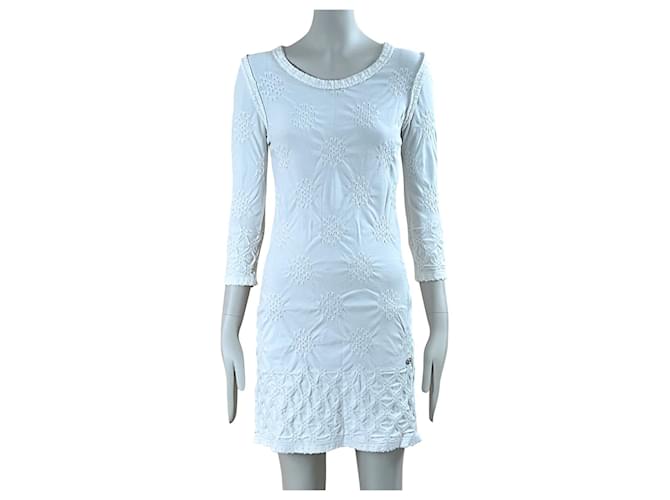 Chanel jolie robe d'été Viscose Blanc  ref.757396