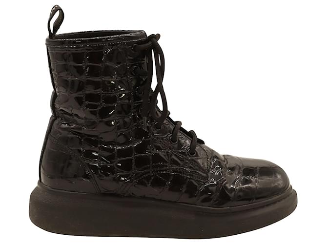 Alexander Mcqueen Chunky Sole Croc-Effect Ankle Boots In Black Patent Leather  ref.757422