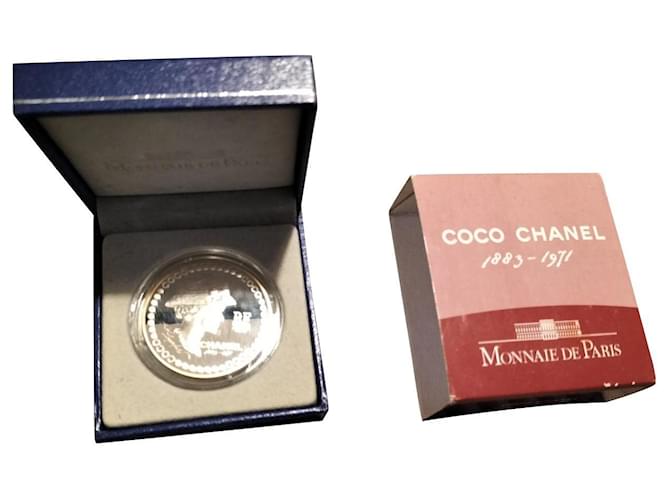 Chanel Misc Silvery Silver  ref.759699